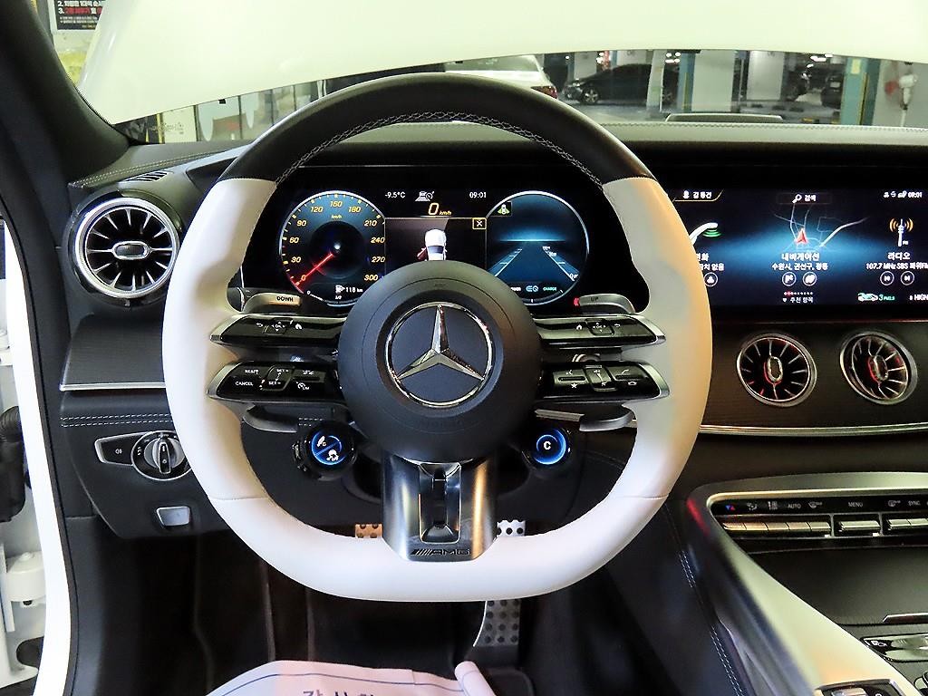 벤츠 AMG GT 4도어 43 4MATIC+ 스페셜 에디션 이미지 8
