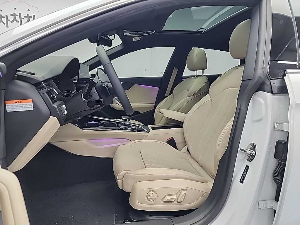 아우디 A5 A5 (F5) 40 TFSI 콰트로 프리미엄 스포트백 이미지 1