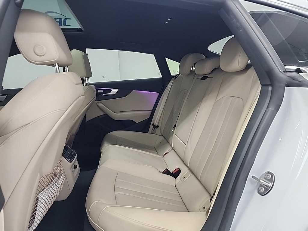 아우디 A5 A5 (F5) 40 TFSI 콰트로 프리미엄 스포트백 이미지 12