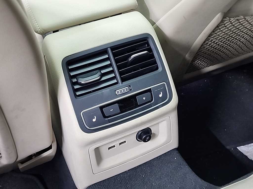 아우디 A5 A5 (F5) 40 TFSI 콰트로 프리미엄 스포트백 이미지 13