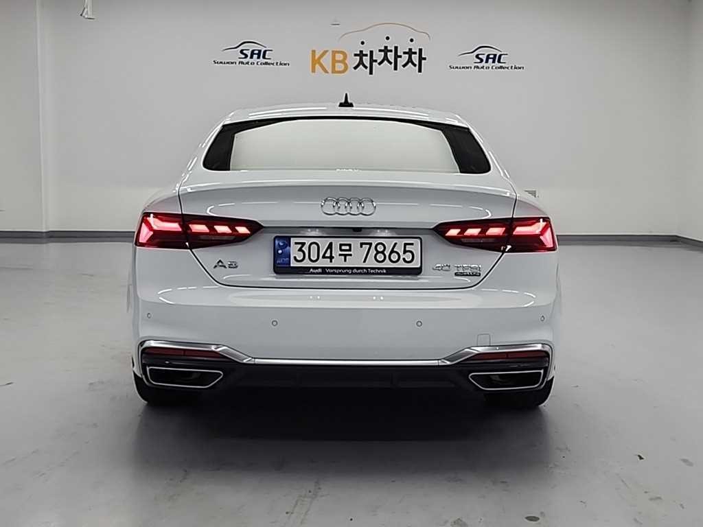 아우디 A5 A5 (F5) 40 TFSI 콰트로 프리미엄 스포트백 이미지 4
