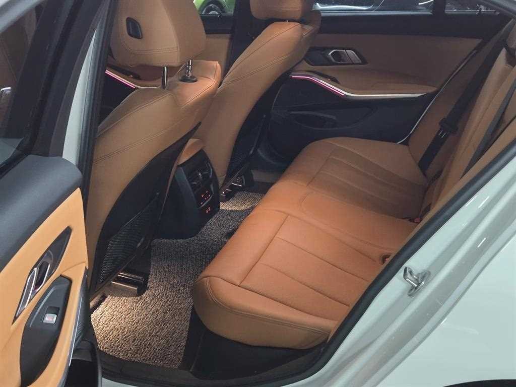 BMW 3시리즈 3시리즈 (G20) 320i M 스포츠 이미지 12