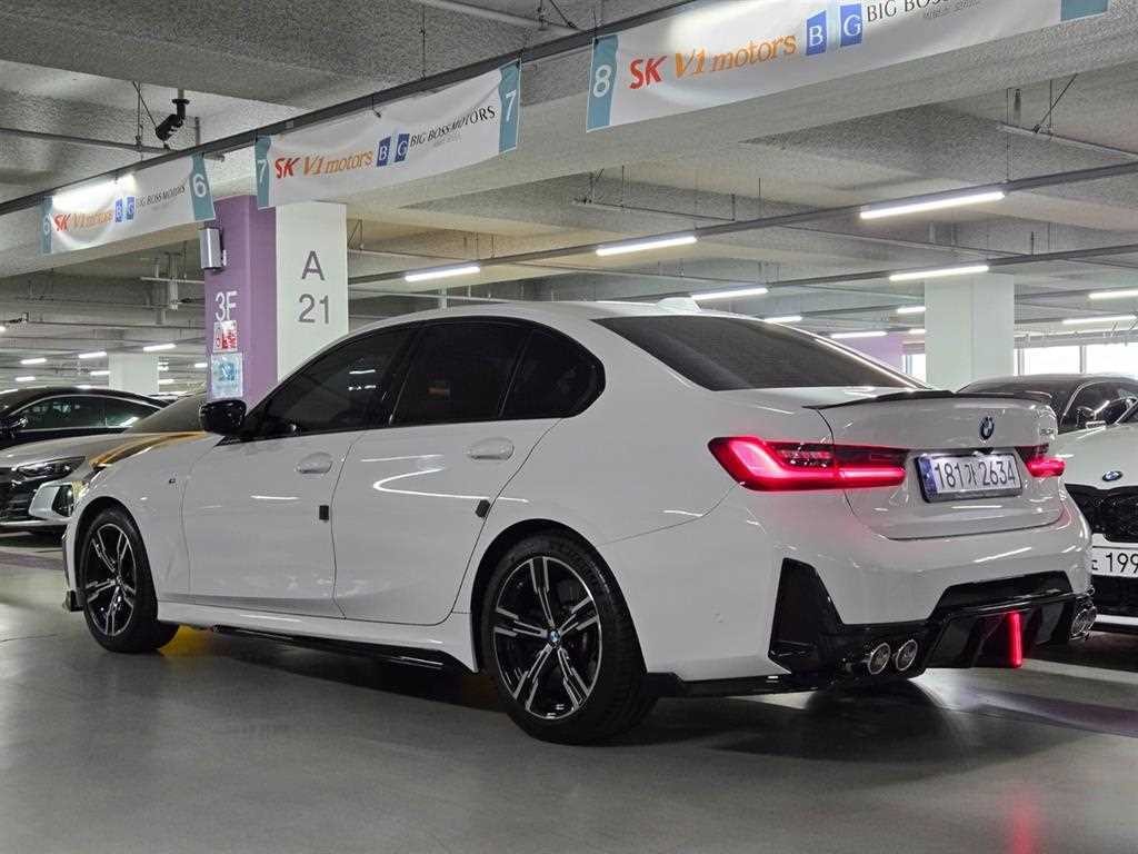 BMW 3시리즈 3시리즈 (G20) 320i M 스포츠 이미지 4