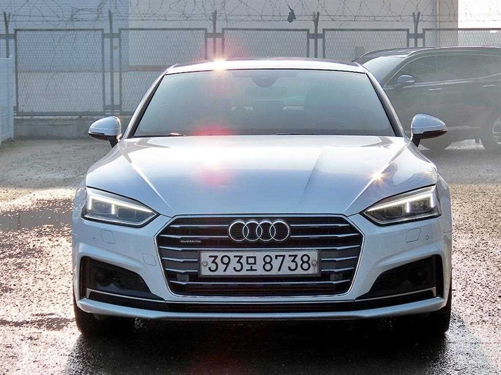 아우디 A5 A5 (F5) 45 TFSI 콰트로 프리미엄 스포트백 이미지 1
