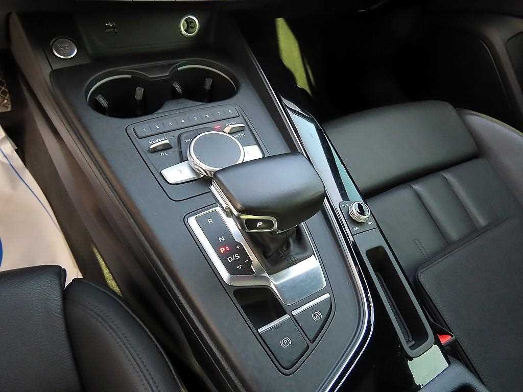 아우디 A5 A5 (F5) 45 TFSI 콰트로 프리미엄 스포트백 이미지 11