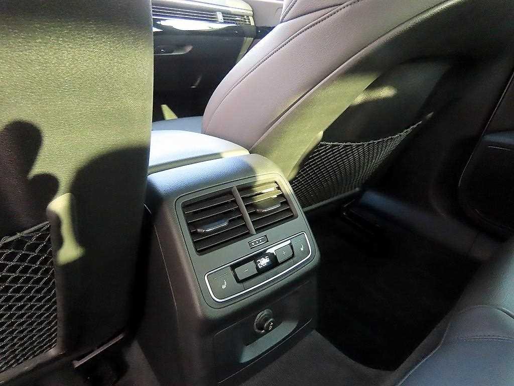 아우디 A5 A5 (F5) 45 TFSI 콰트로 프리미엄 스포트백 이미지 15