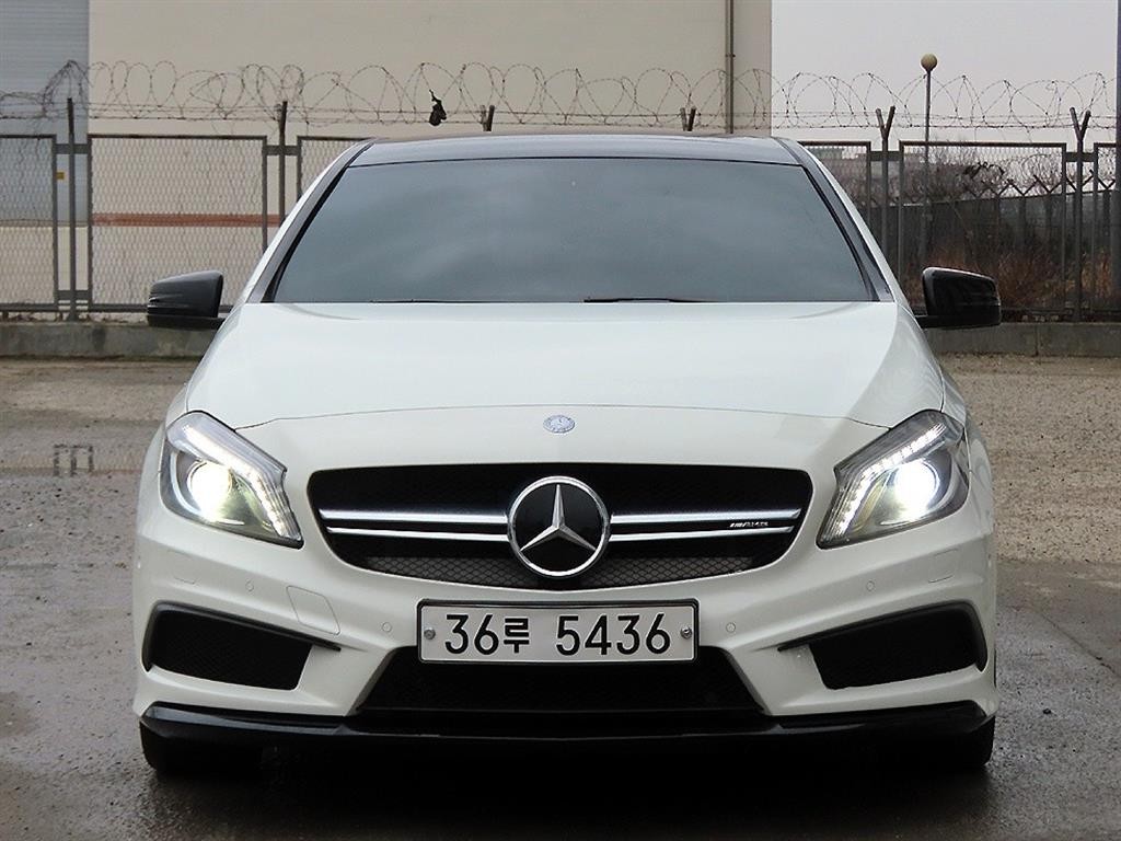벤츠 A 클래스 A클래스 W176 A45 AMG 4MATIC 이미지 1
