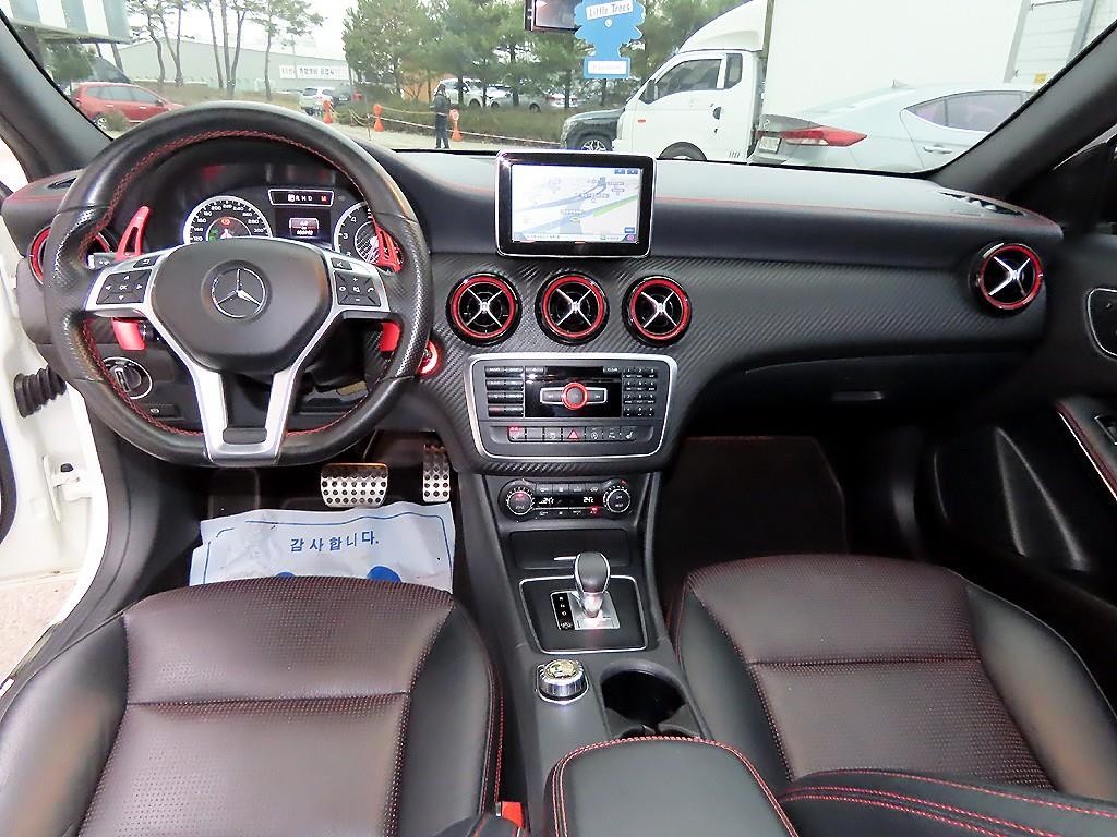 벤츠 A 클래스 A클래스 W176 A45 AMG 4MATIC 이미지 7