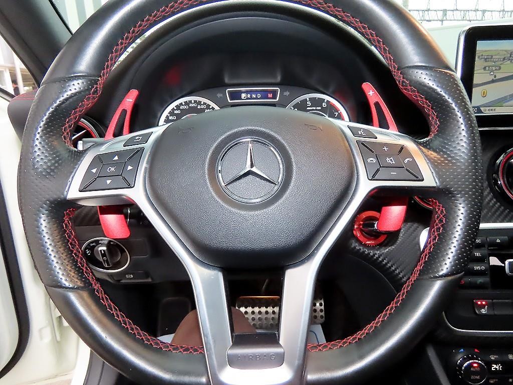벤츠 A 클래스 A클래스 W176 A45 AMG 4MATIC 이미지 8
