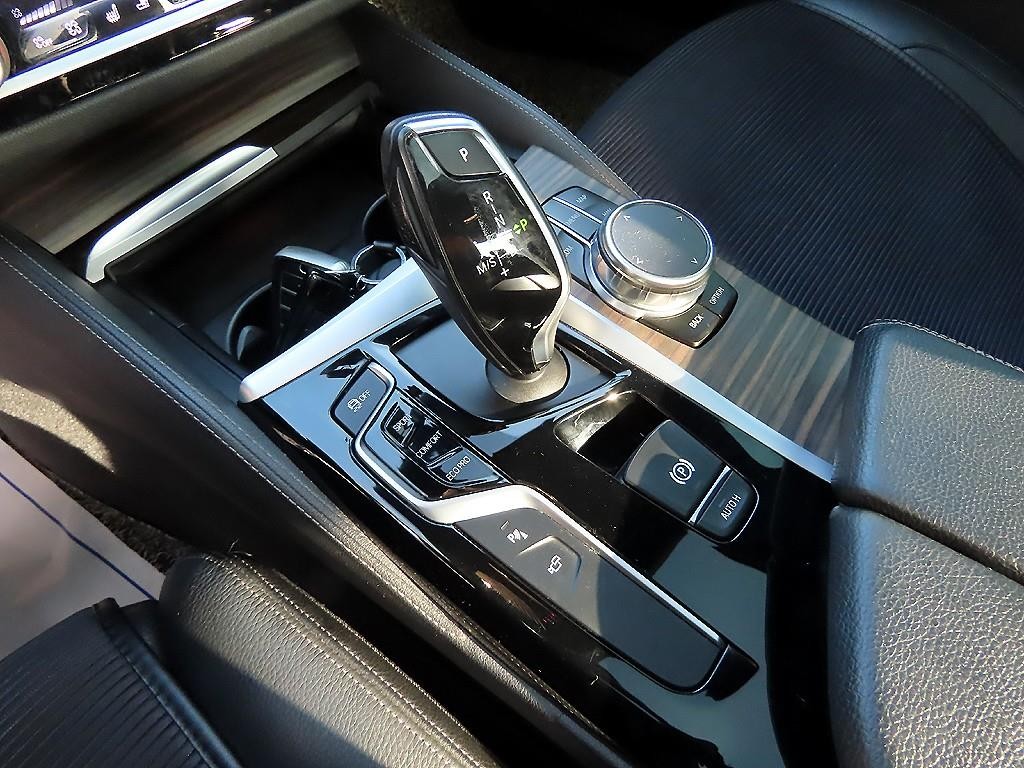 BMW 5시리즈 5시리즈 (G30) 520d M 스포츠 플러스 이미지 11