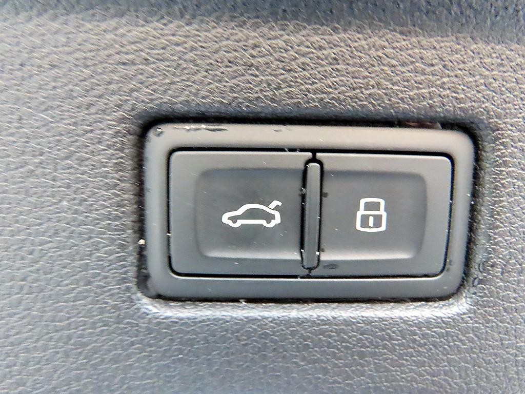 아우디 A5 A5 (F5) 35 TDI 프리미엄 스포트백 이미지 17