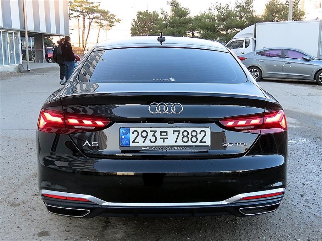 아우디 A5 A5 (F5) 35 TDI 프리미엄 스포트백 이미지 4