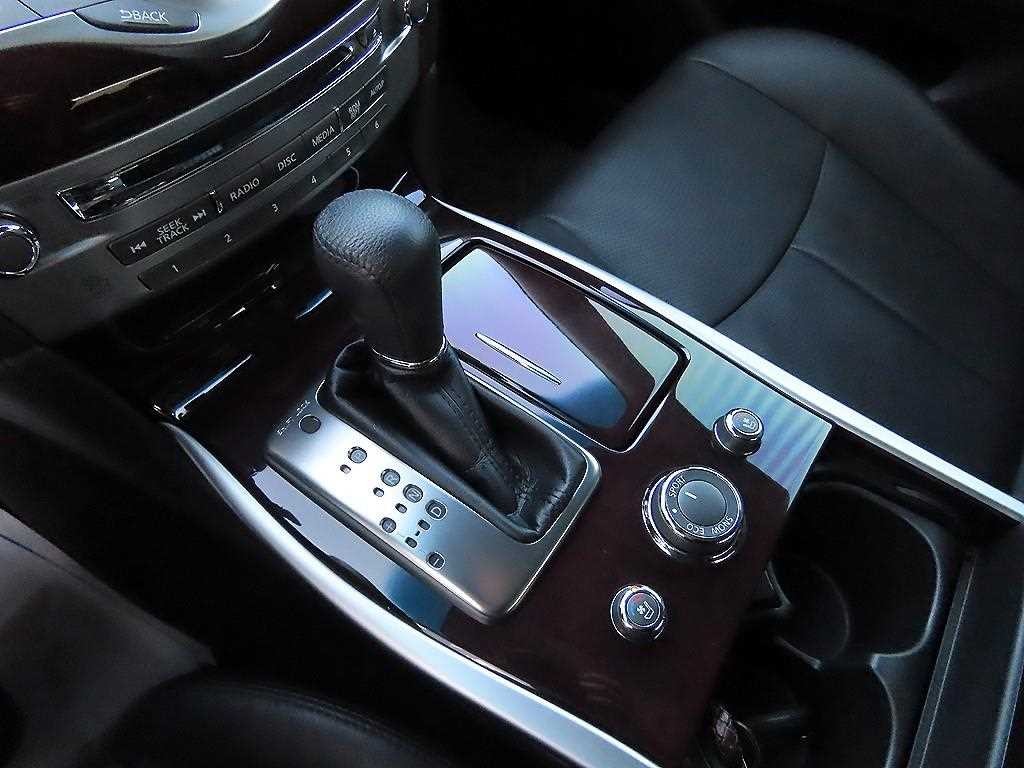 인피니티 Q Q70 3.7스타일 이미지 10
