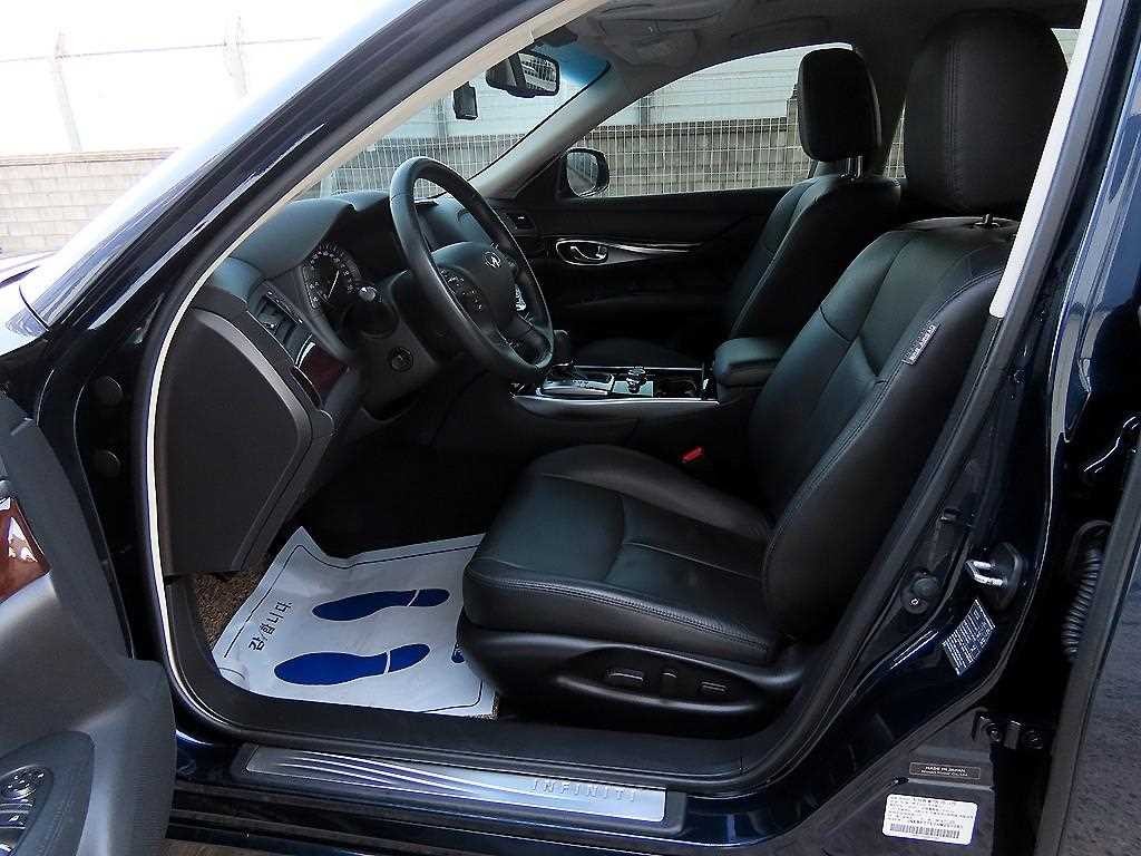 인피니티 Q Q70 3.7스타일 이미지 5