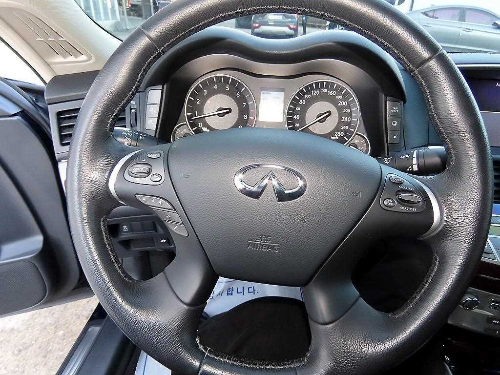 인피니티 Q Q70 3.7스타일 이미지 8