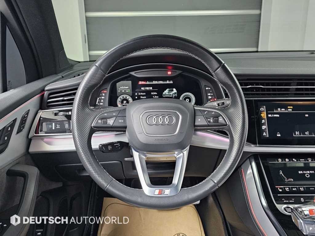 아우디 Q7 Q7 (4M) 55 TFSI 콰트로 프리미엄 이미지 13
