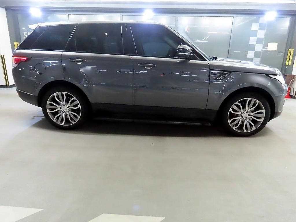 랜드로버 레인지로버 스포츠 레인지로버 스포츠 2세대 3.0 SDV6 HSE 다이나믹 이미지 3