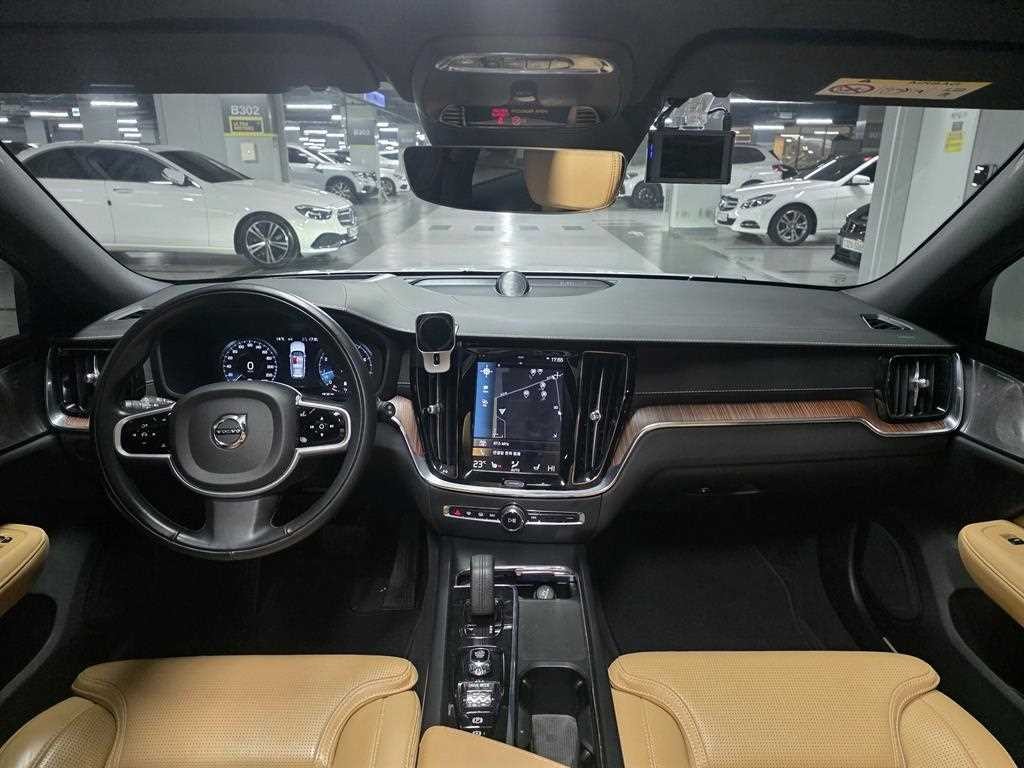 볼보 V60 V60 크로스 컨트리 2세대 2.0 B5 프로 AWD 이미지 6