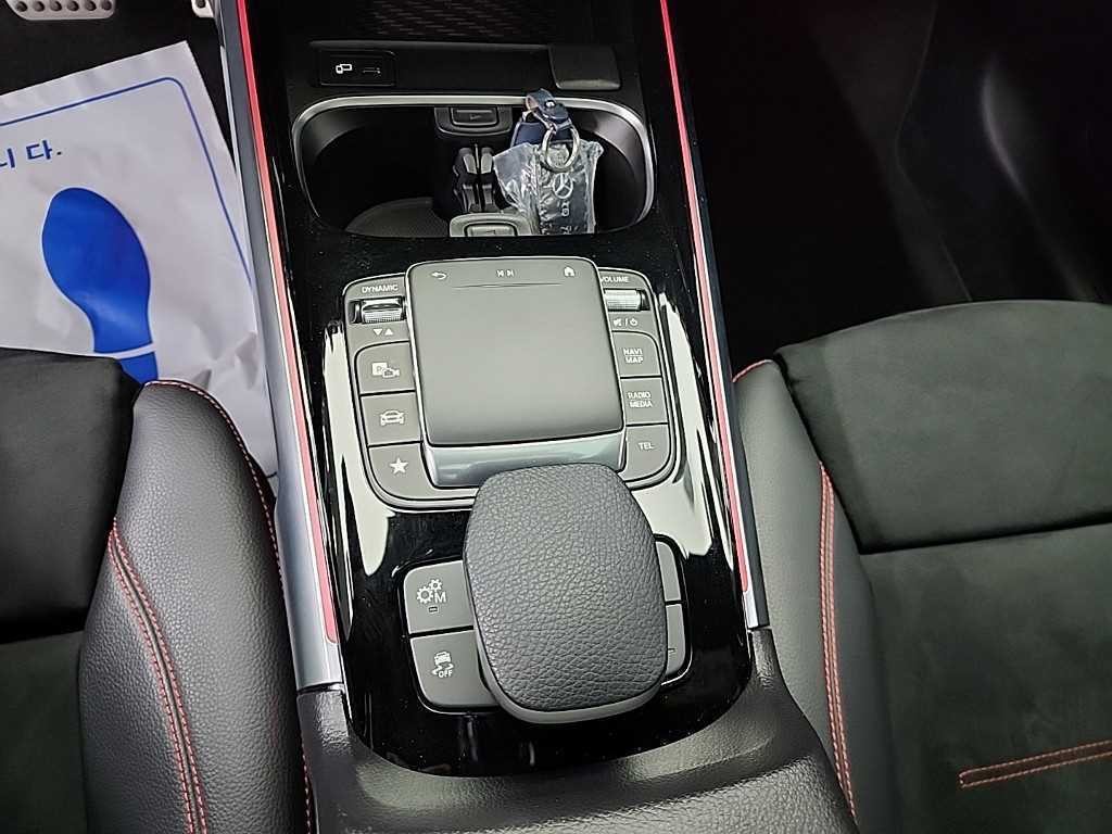 벤츠 GLB 클래스 GLB클래스 X247 AMG GLB 35 4MATIC 이미지 16