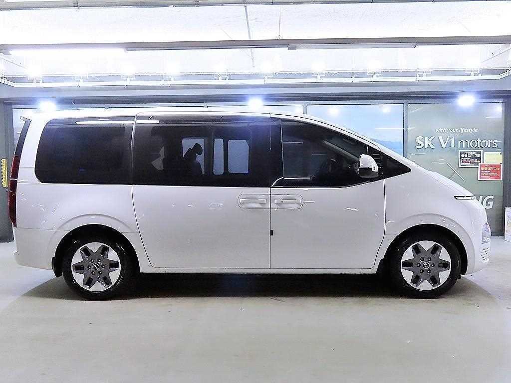 현대 스타리아 4WD 디젤 투어러 모던 9인승 이미지 3