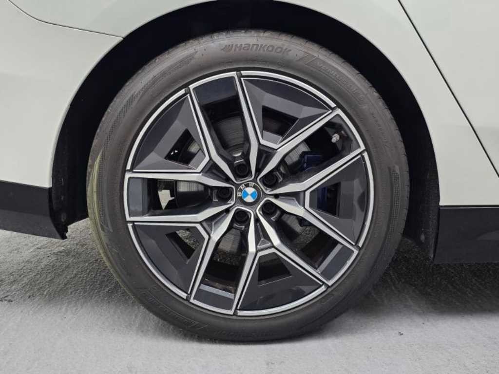 BMW 5시리즈 5시리즈 (G60) 520i M 스포츠 이미지 5