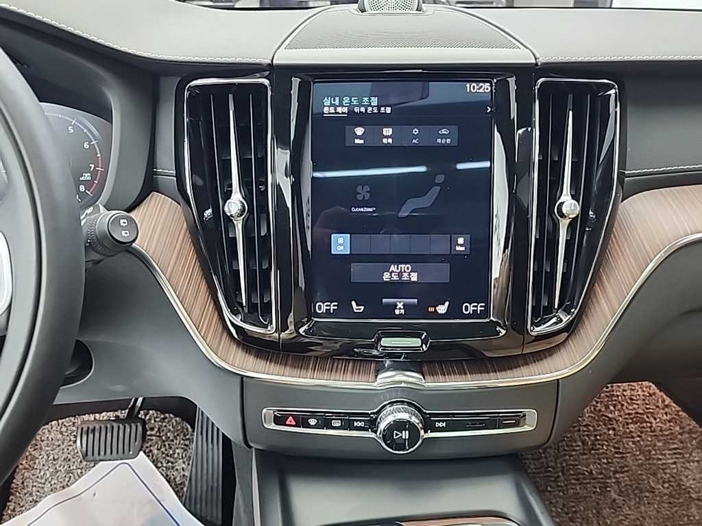 볼보 XC60 XC60(2세대) B5 AWD 인스크립션 이미지 10