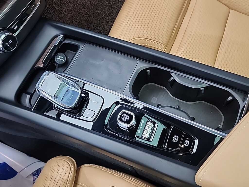 볼보 XC60 XC60(2세대) B5 AWD 인스크립션 이미지 8