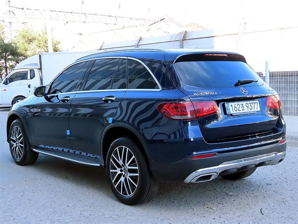 벤츠 GLC 클래스 GLC클래스 X253 GLC 300 e 4MATIC 이미지 3