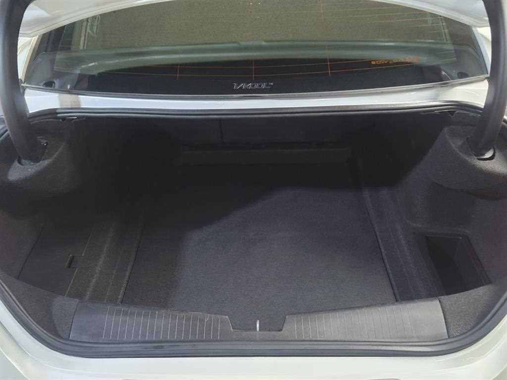 캐딜락 CT4 2.0 스포츠 이미지 17