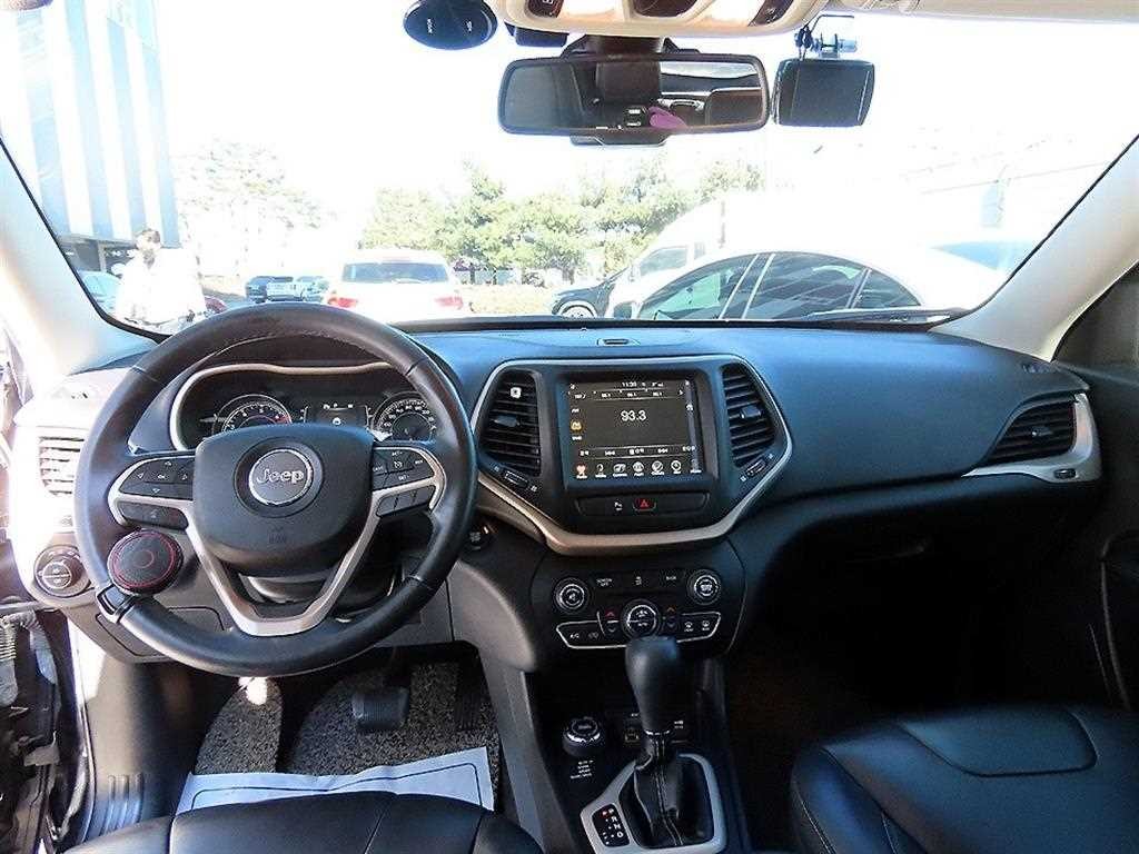 지프 체로키 체로키(KL) 2.4 론지튜드 AWD 이미지 7