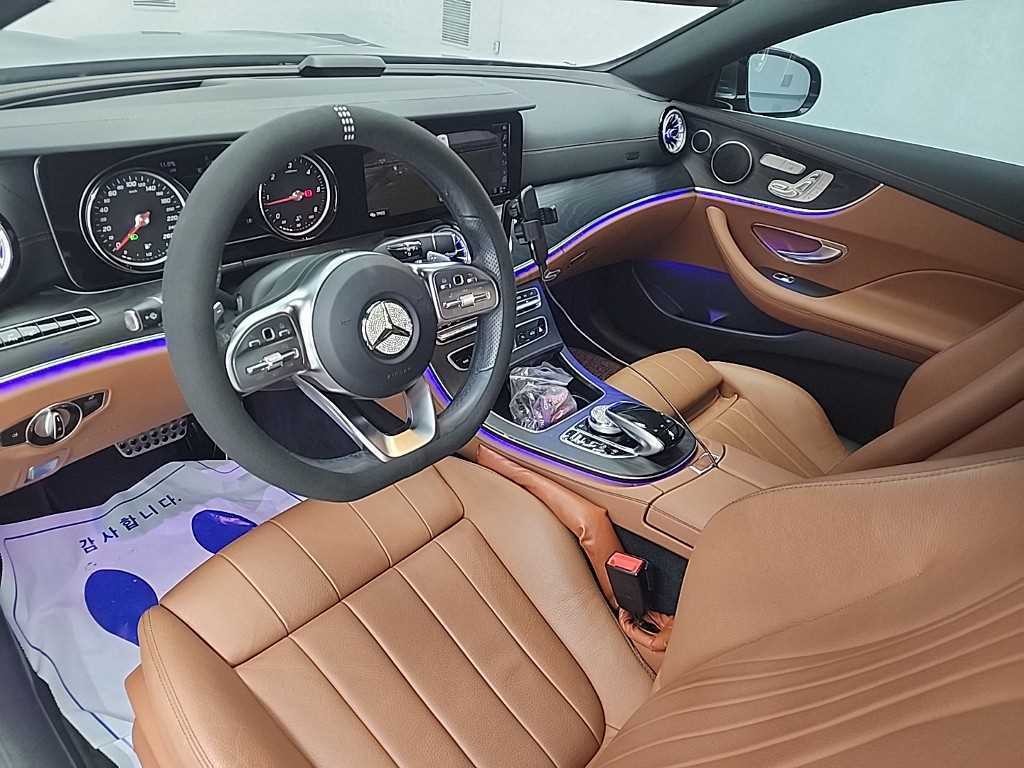 벤츠 E 클래스 E-클래스 W213 E220d 쿠페 이미지 1