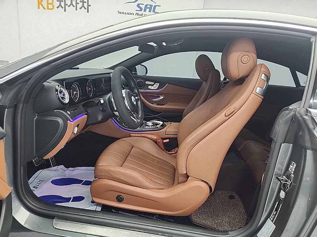 벤츠 E 클래스 E-클래스 W213 E220d 쿠페 이미지 11