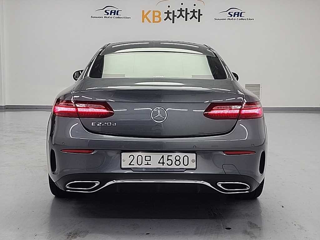 벤츠 E 클래스 E-클래스 W213 E220d 쿠페 이미지 4