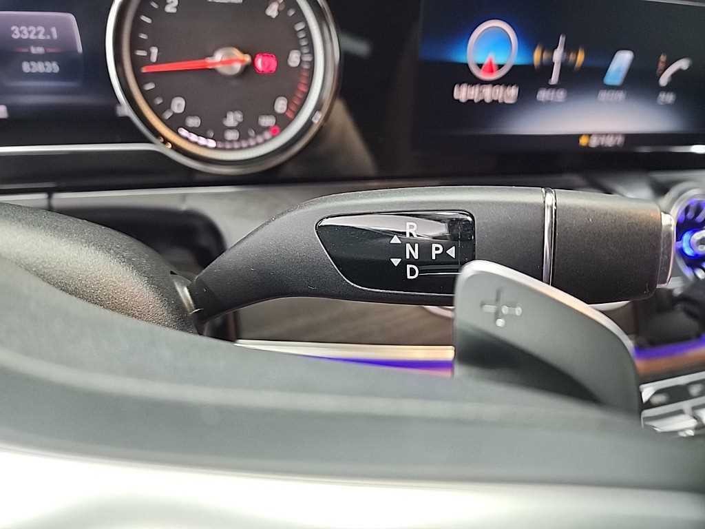 벤츠 E 클래스 E-클래스 W213 E220d 쿠페 이미지 8