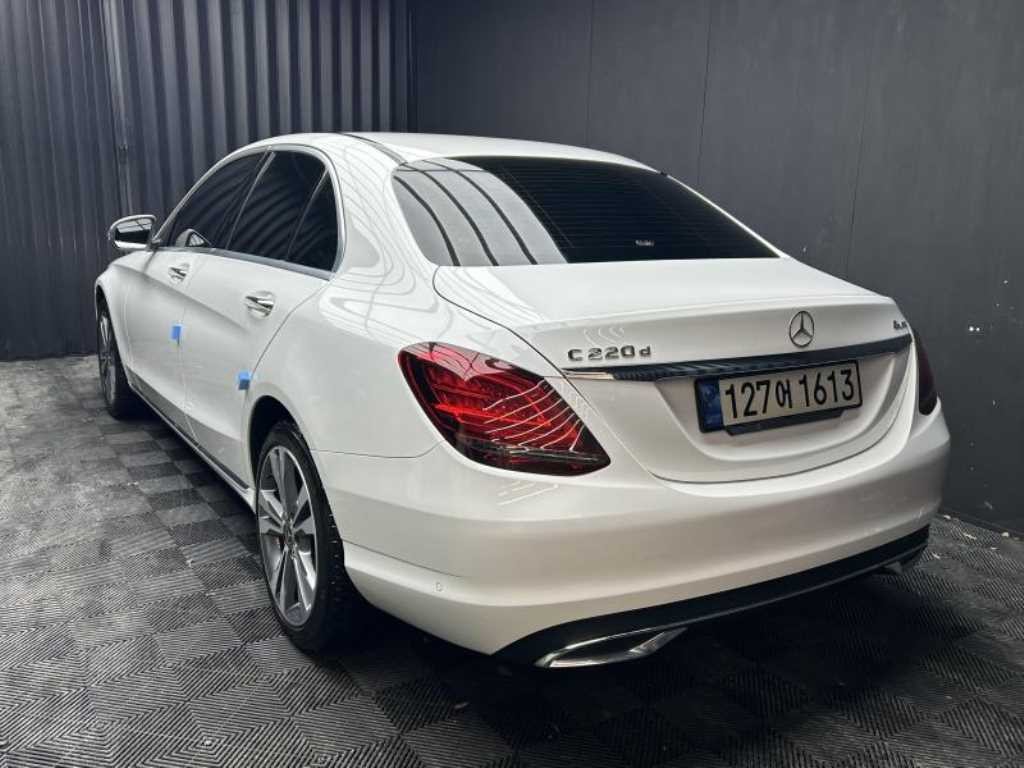 벤츠 C 클래스 C클래스 W205 C220 d 4MATIC 아방가르드 이미지 4
