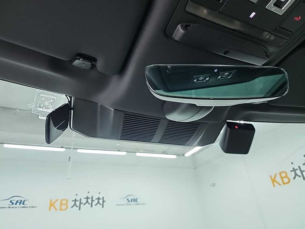 랜드로버 디펜더 디펜더 (L663) 110 P300 X-Dynamic SE 이미지 17
