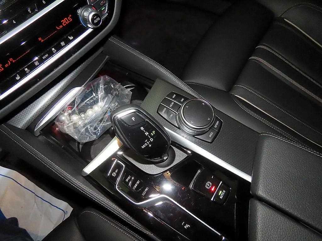 BMW 5시리즈 5시리즈 (G30) 520i M 스포츠 이미지 12