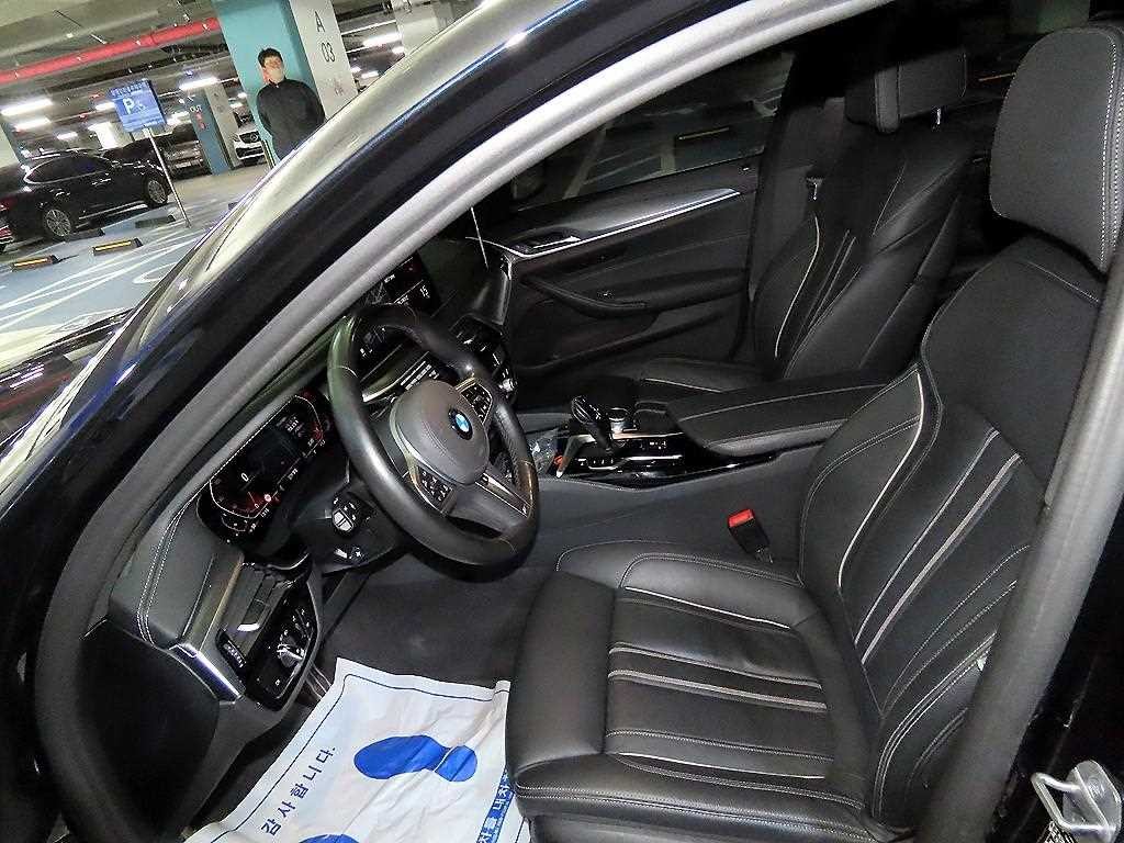 BMW 5시리즈 5시리즈 (G30) 520i M 스포츠 이미지 6