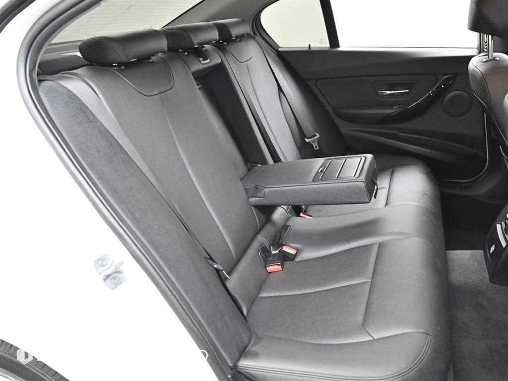 BMW 3시리즈 3시리즈 (F30) 320d 이미지 12