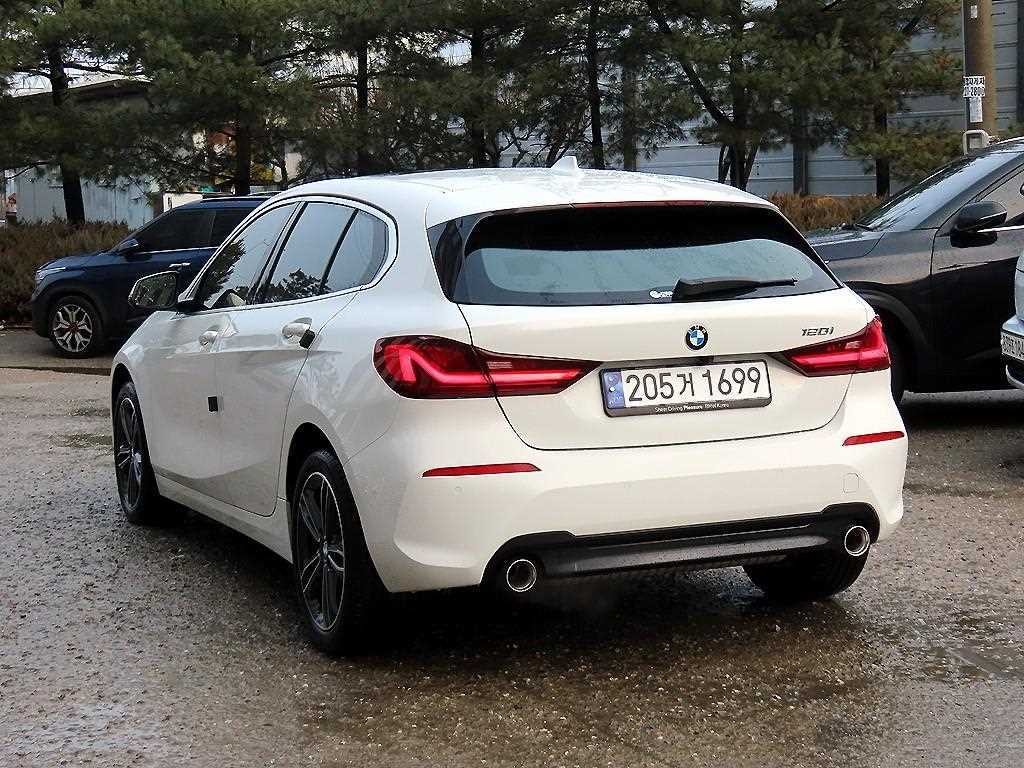 BMW 1시리즈 1시리즈 (F40) 120i 스포츠 이미지 3