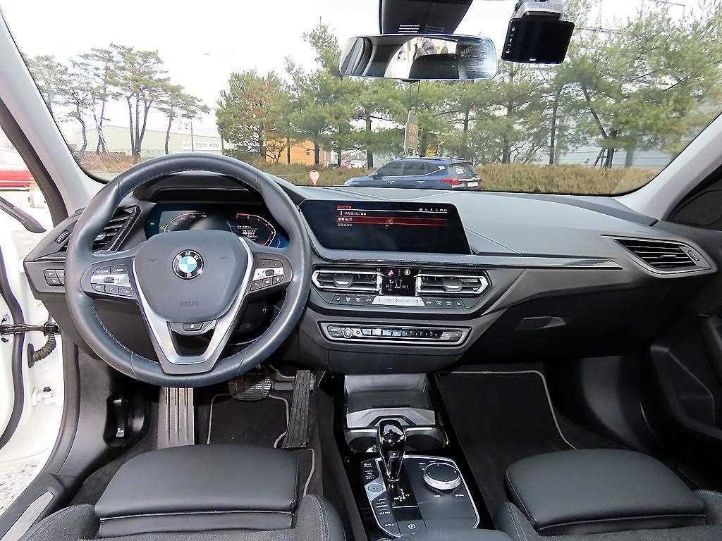 BMW 1시리즈 1시리즈 (F40) 120i 스포츠 이미지 7