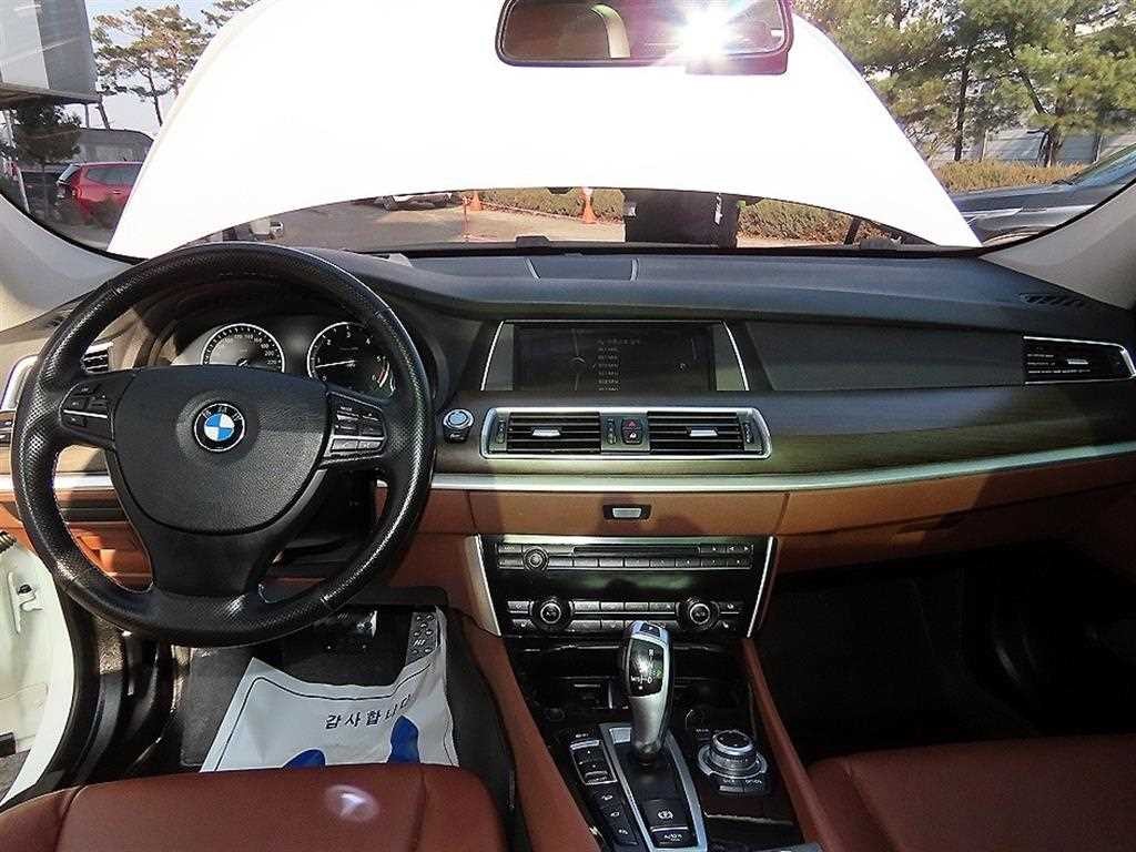 BMW 그란투리스모 5시리즈 GT (F07) GT 30d xDRIVE 이미지 8