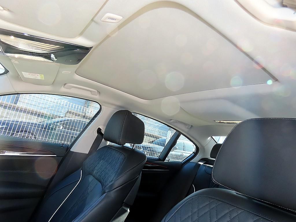 BMW 5시리즈 5시리즈 (G30) 523d xDrive 럭셔리 이미지 17