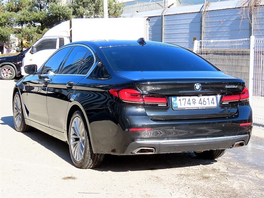 BMW 5시리즈 5시리즈 (G30) 523d xDrive 럭셔리 이미지 3