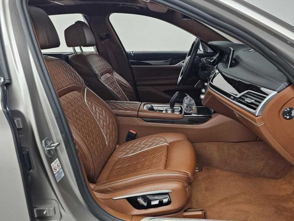 BMW 7시리즈 7시리즈 (G11) M760Li xDrive 이미지 12