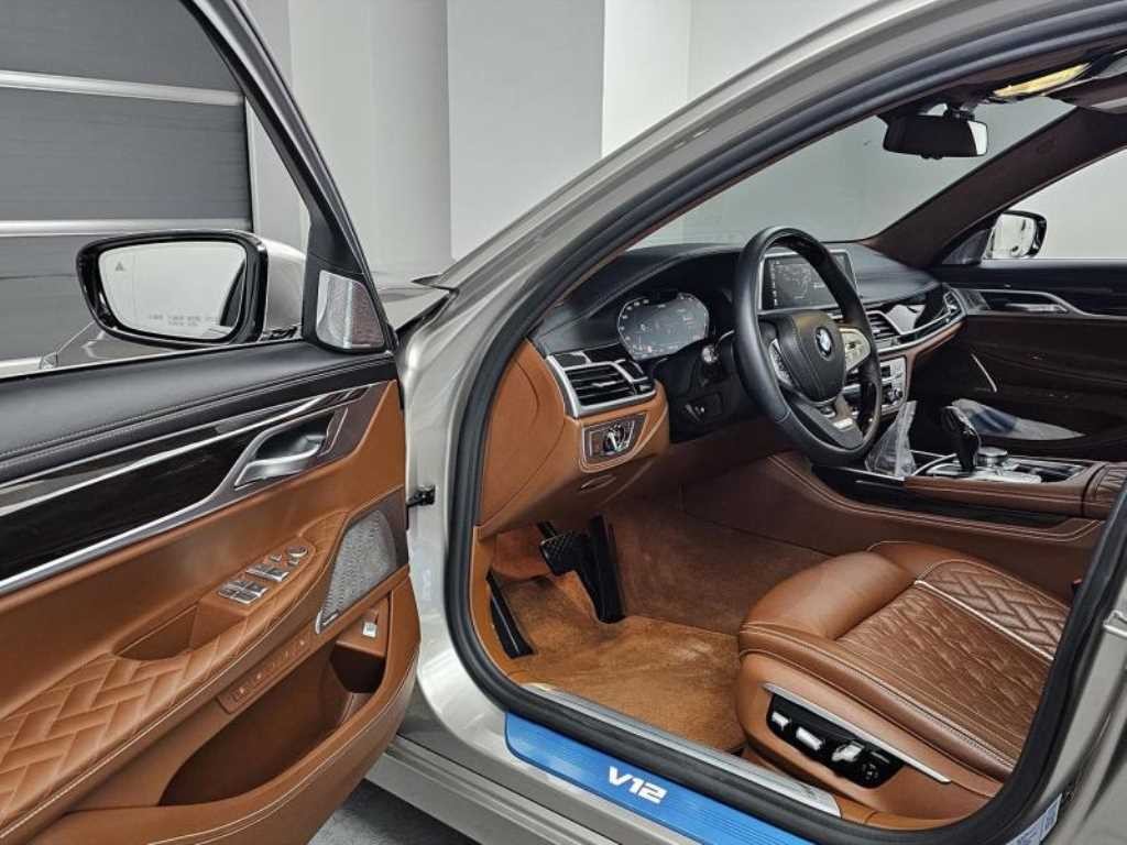 BMW 7시리즈 7시리즈 (G11) M760Li xDrive 이미지 13