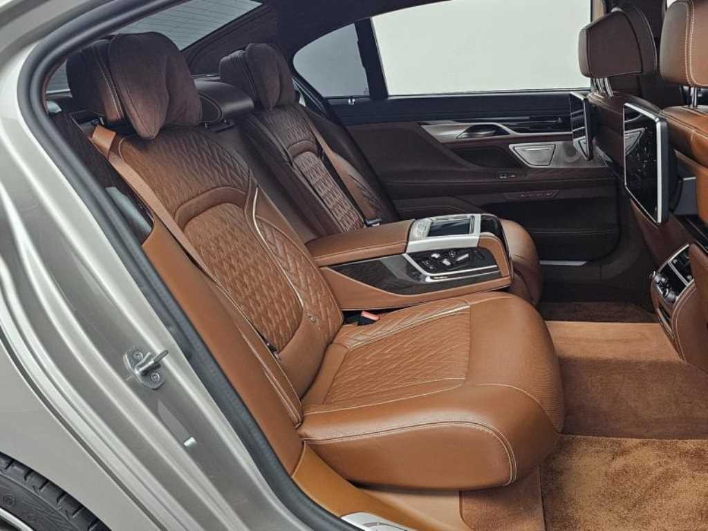 BMW 7시리즈 7시리즈 (G11) M760Li xDrive 이미지 14
