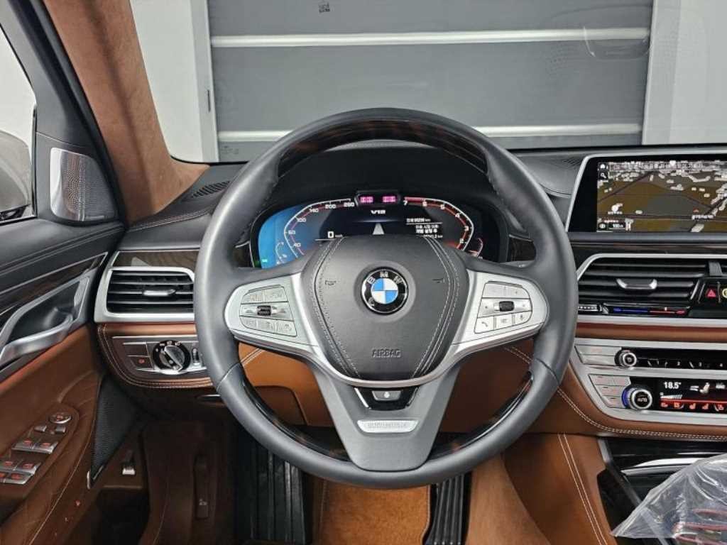BMW 7시리즈 7시리즈 (G11) M760Li xDrive 이미지 7