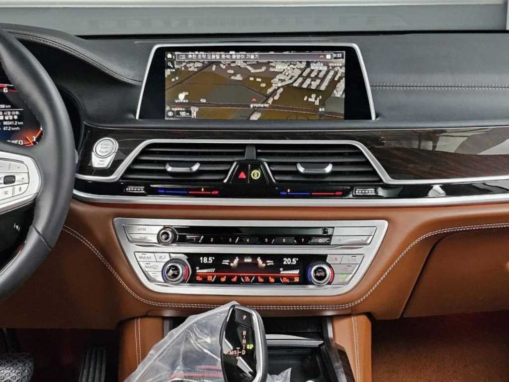 BMW 7시리즈 7시리즈 (G11) M760Li xDrive 이미지 8