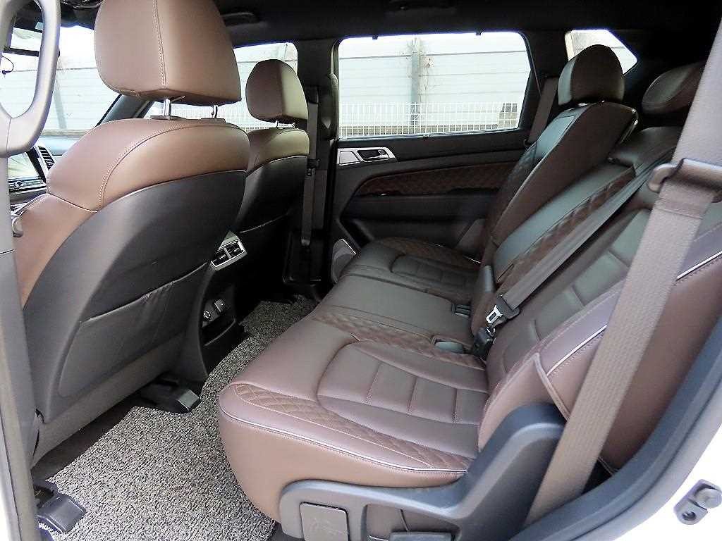 KG모빌리티(쌍용) 렉스턴 올 뉴 렉스턴 (Y450) 디젤 2.2 4WD 더 블랙 이미지 6